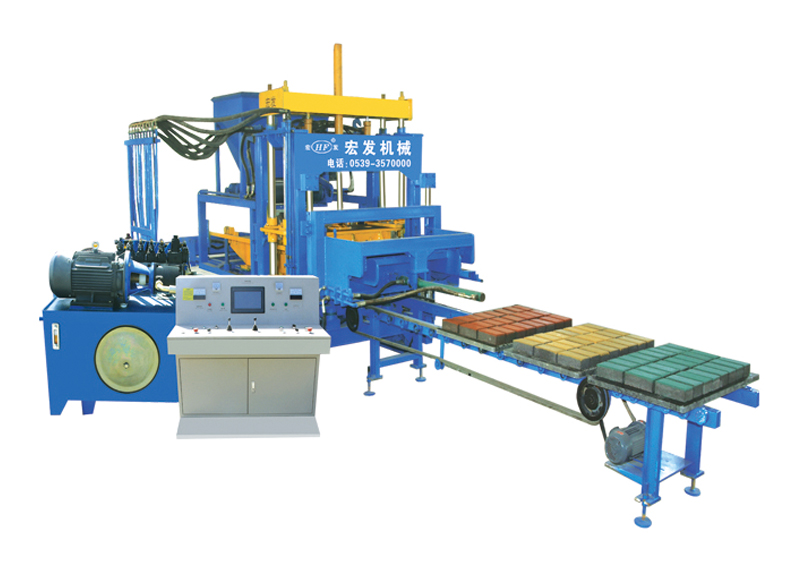 QT6-12砌塊成型機